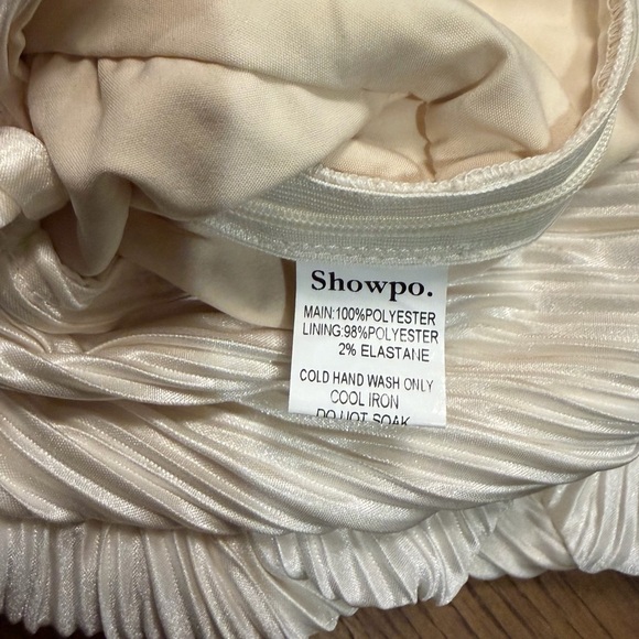 NWT Showpo Plisse Set Cream 2 Jondra Long Sleeve Blouse 4 Becca Flared Pants - Picture 6 of 9